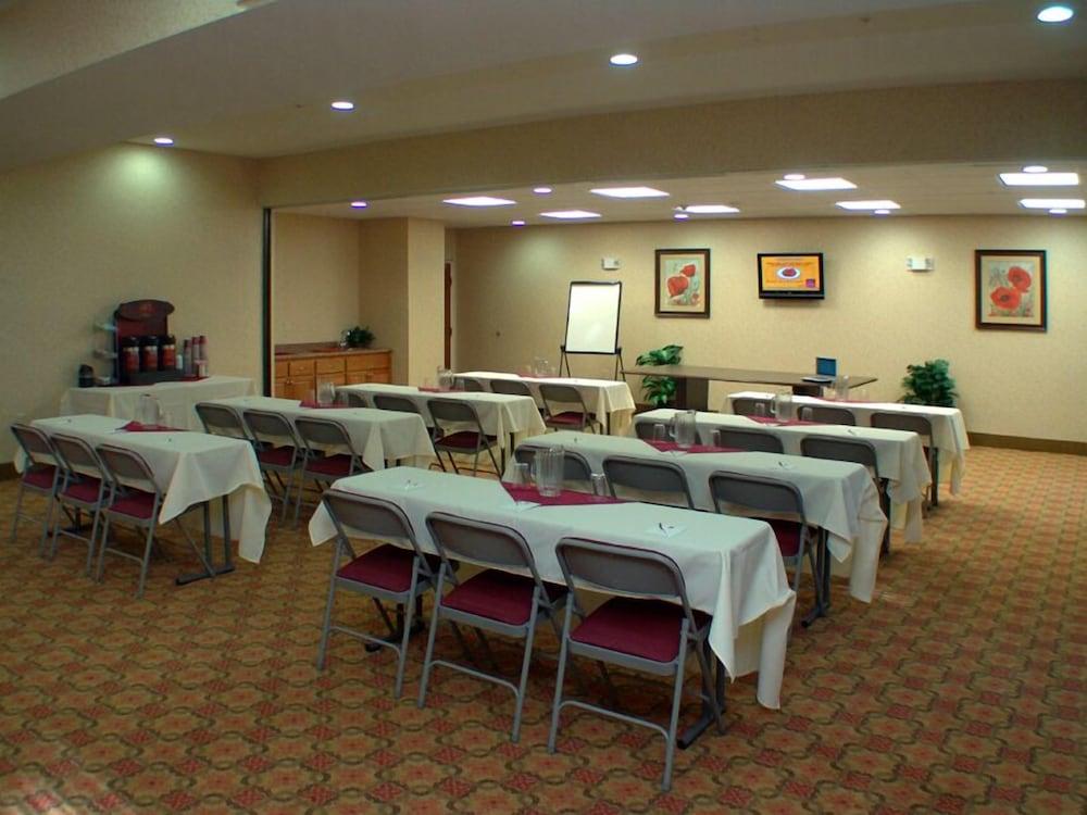 Comfort Suites Eugene Fasilitas foto