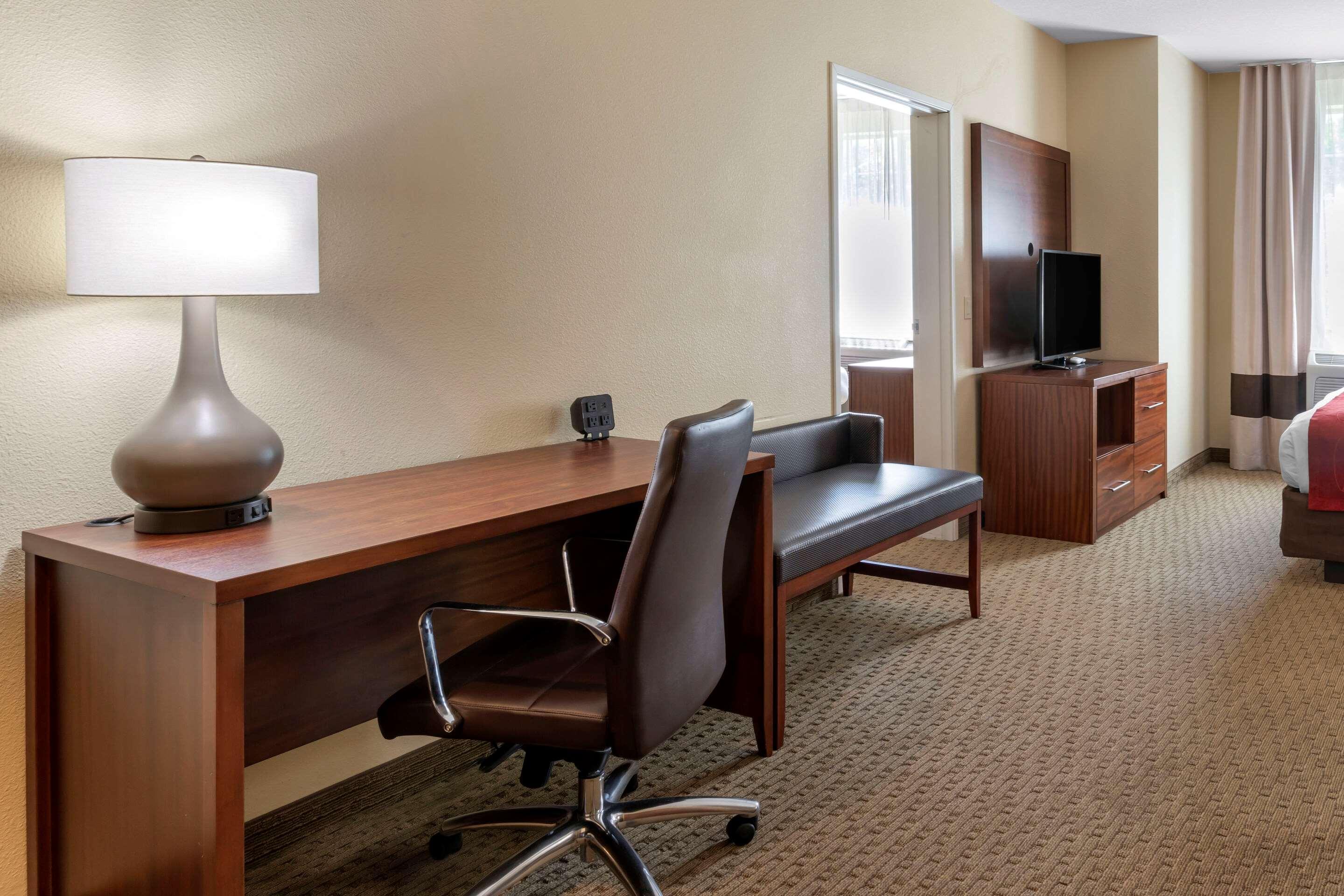 Comfort Suites Eugene Bagian luar foto