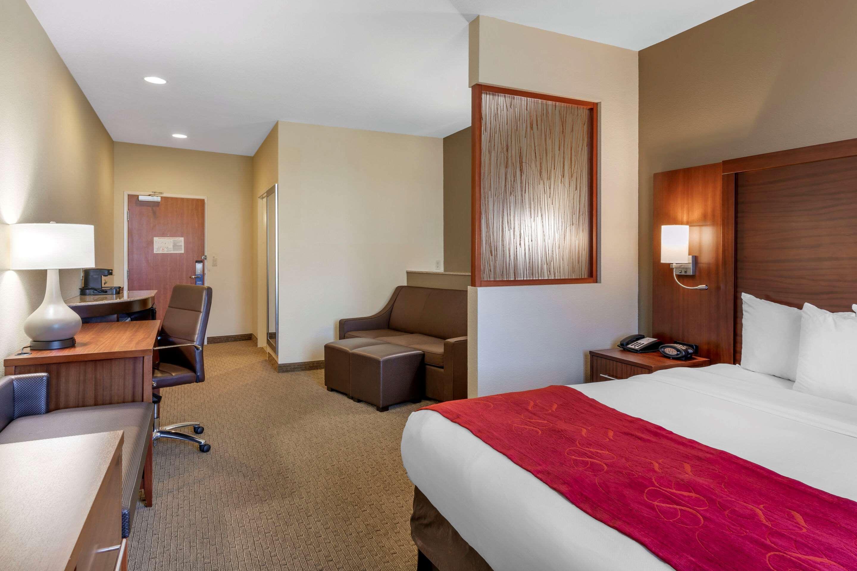 Comfort Suites Eugene Bagian luar foto