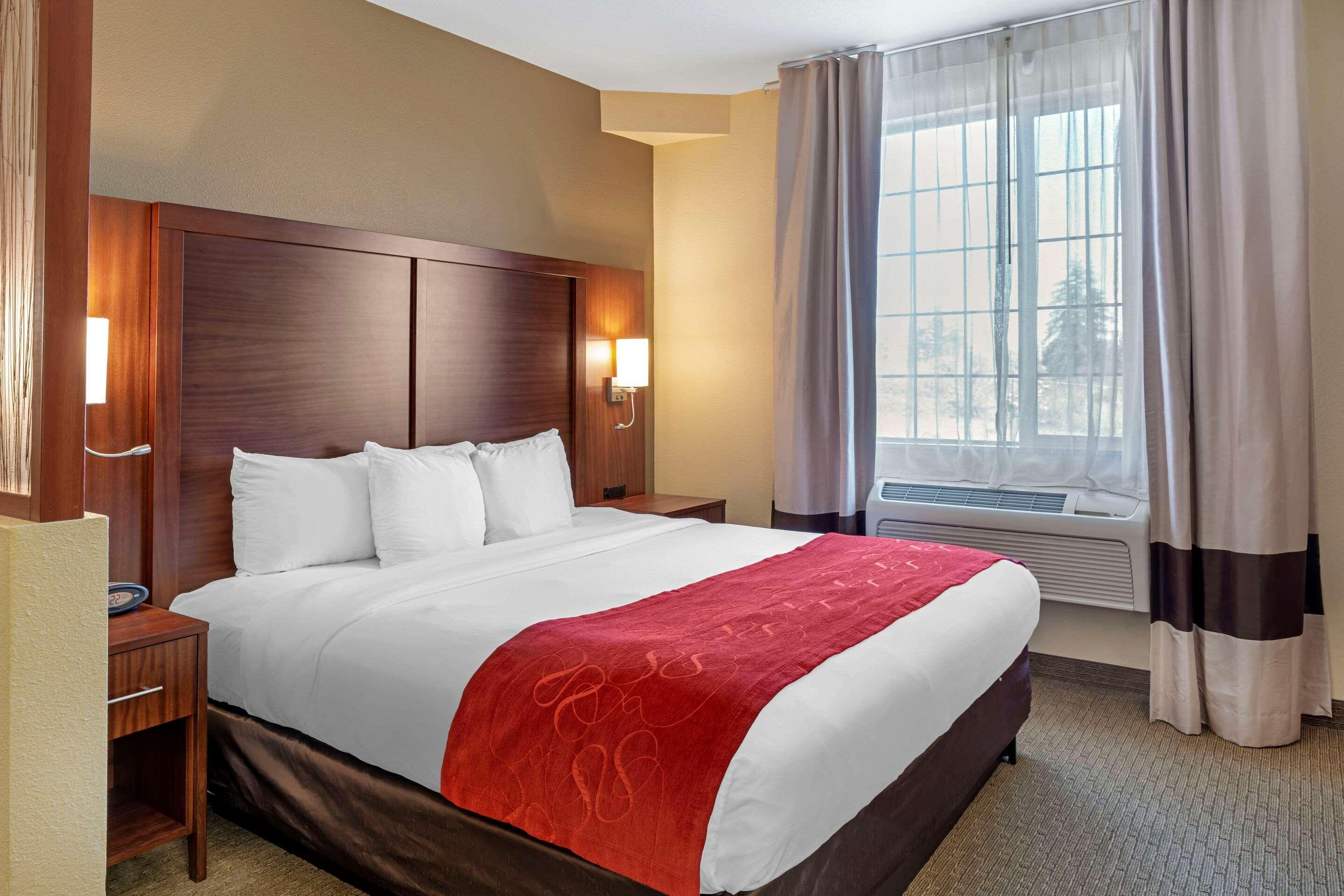 Comfort Suites Eugene Bagian luar foto