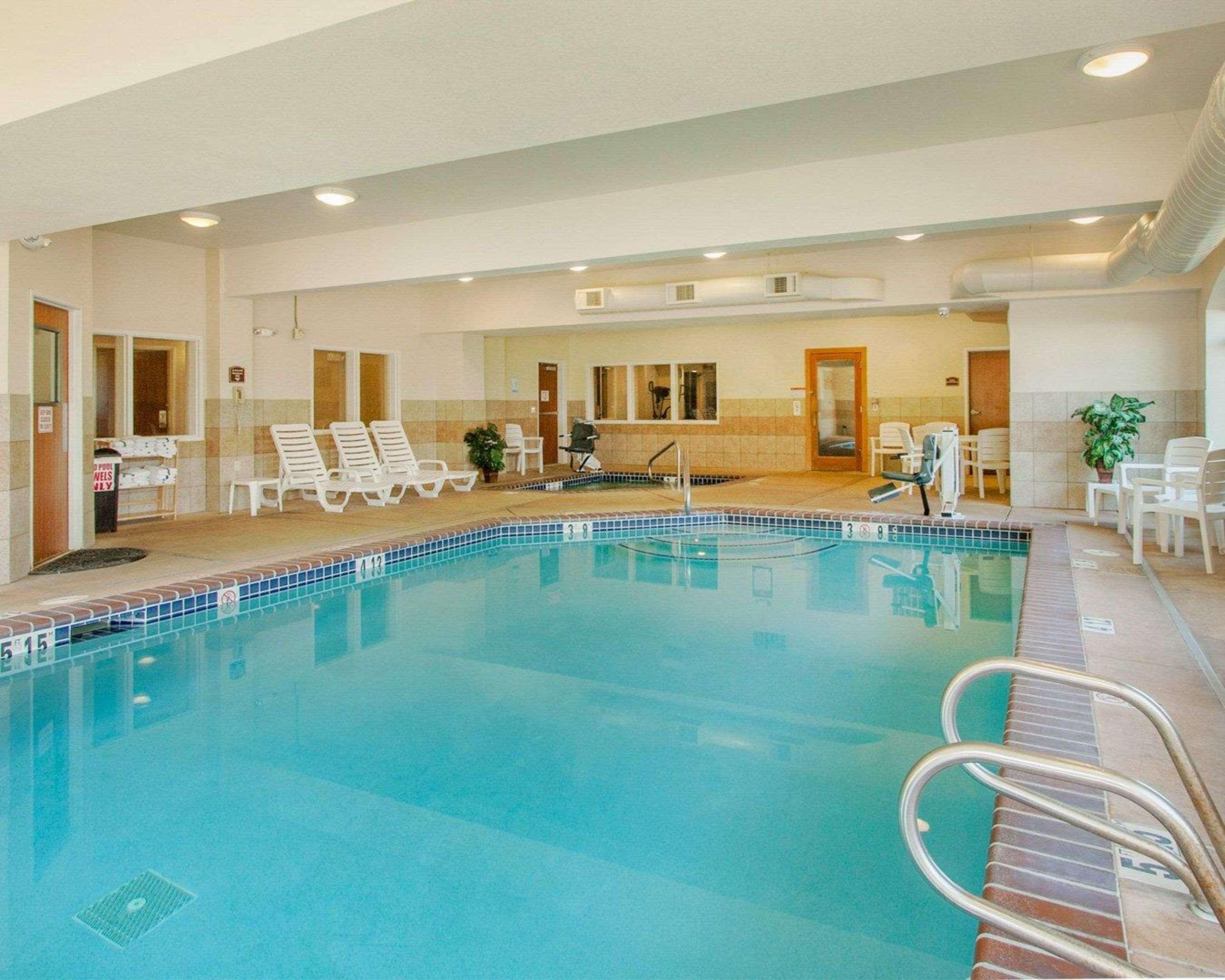 Comfort Suites Eugene Bagian luar foto