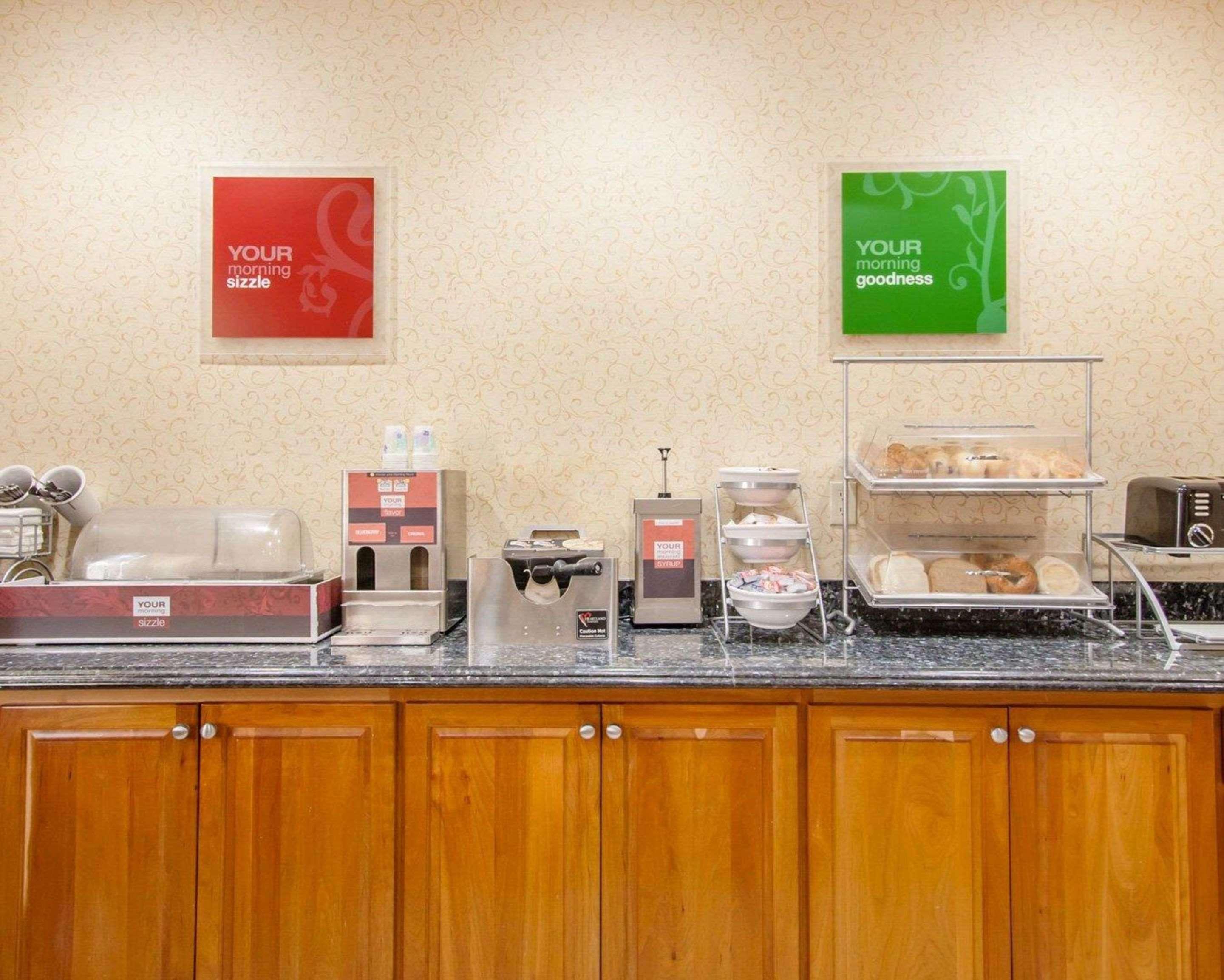 Comfort Suites Eugene Bagian luar foto