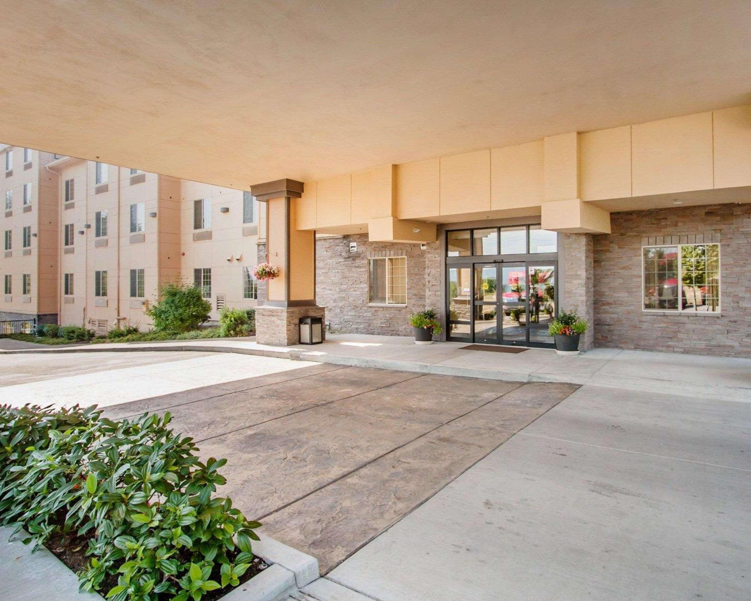 Comfort Suites Eugene Bagian luar foto