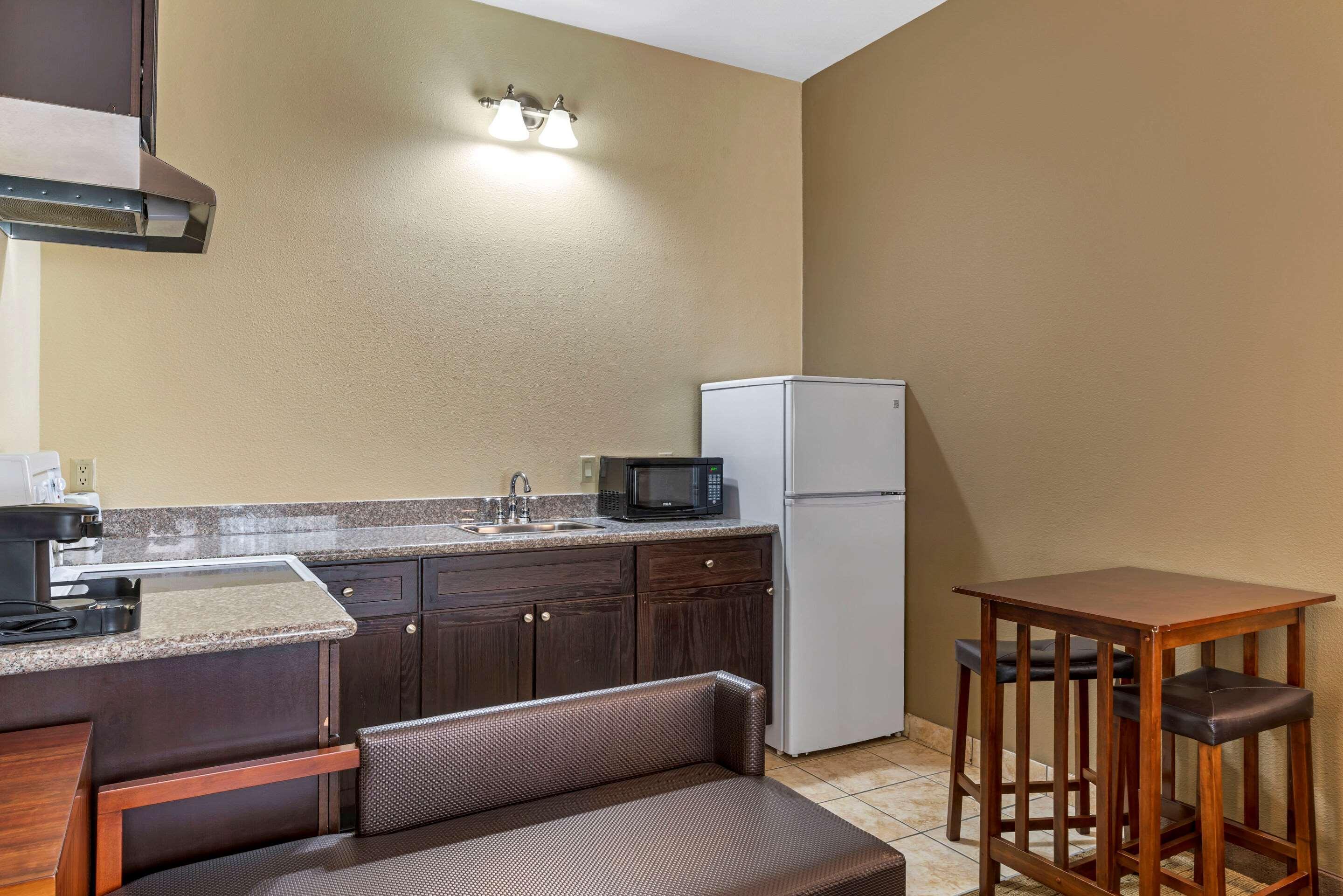 Comfort Suites Eugene Bagian luar foto