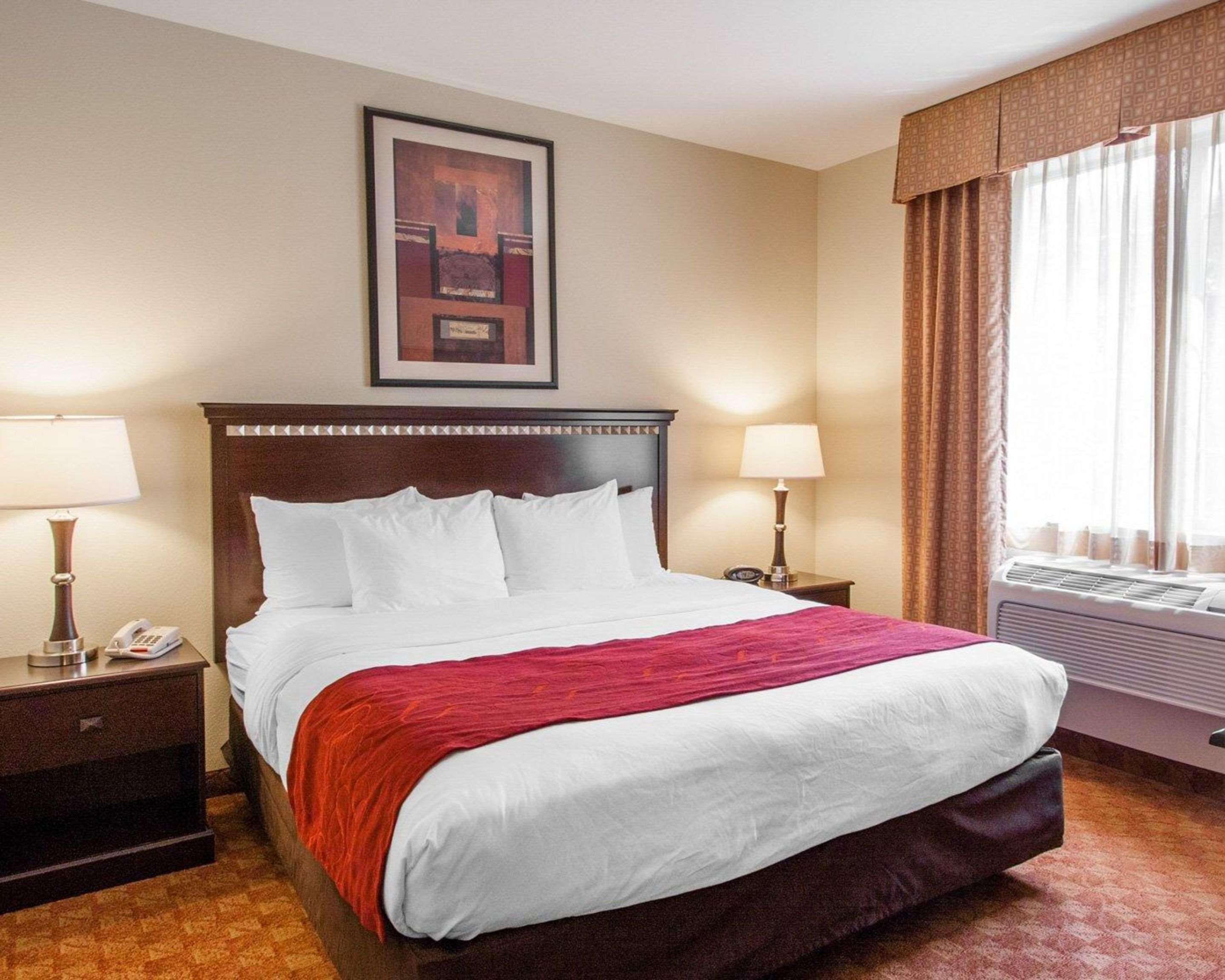Comfort Suites Eugene Bagian luar foto