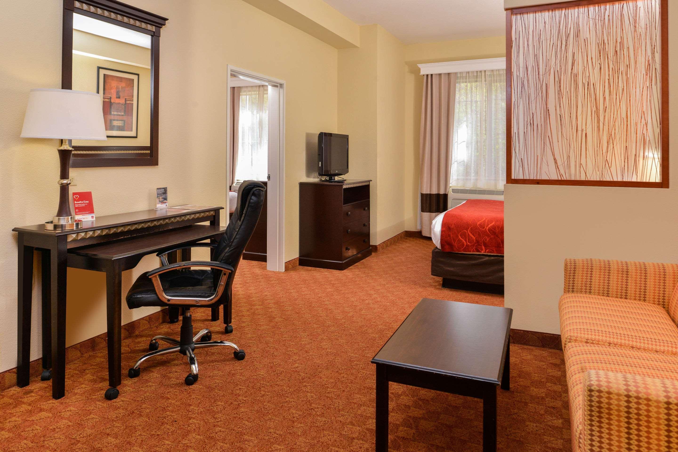 Comfort Suites Eugene Bagian luar foto