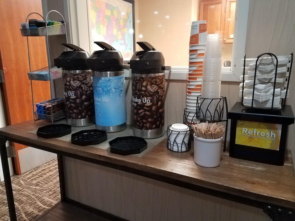 Comfort Suites Eugene Bagian luar foto